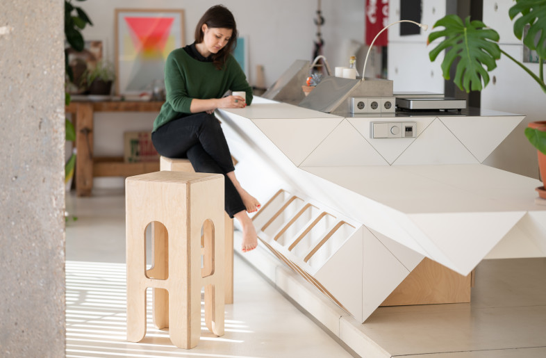 KEIGIO Loft Central Unit Micro-Architecture - Photographer and subject: Adina Ilie