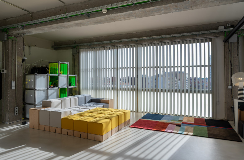 Chill out area equipped with KEIGIO Sofa and KEIGIO Shelf Modular Systems - Photographer: Adilna Ilie