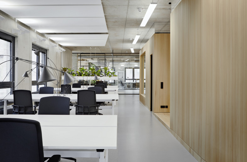 Open Space workdesks - PLY Atelier / photo Nina Struve