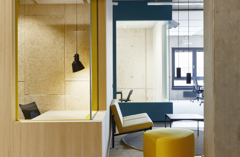 Phone booth and Meeting - PLY Atelier / photo Nina Struve