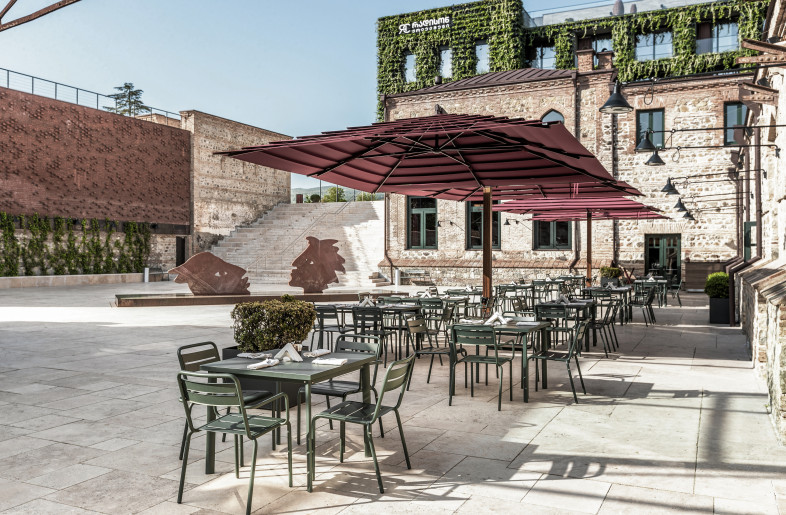 The courtyard - Goga Mosiashvili