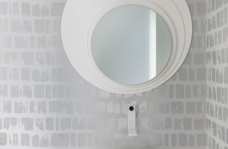 The calm and glamorous mezzanine bathroom - Federica Carlet