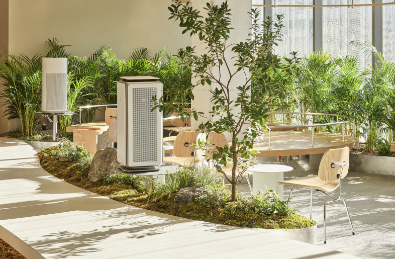 A space for F&B that uses eco-friendly cups and breads supplied by small local bakeries for mutual growth with the community - ‘Sharing’ section