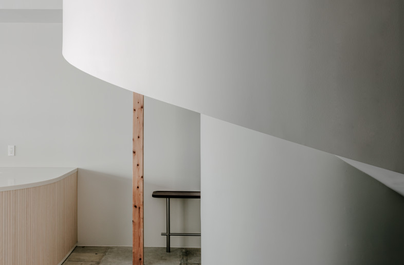 smooth line of  spiral staircase - YASHIRO PHOTO OFFICE