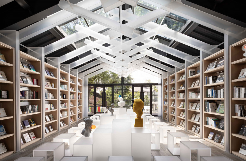 A large area of plexiglass is used in the second floor multifunctional reading area, which is very challenging both in process implementation and modeling presentation. - HANMO VISION/yesong