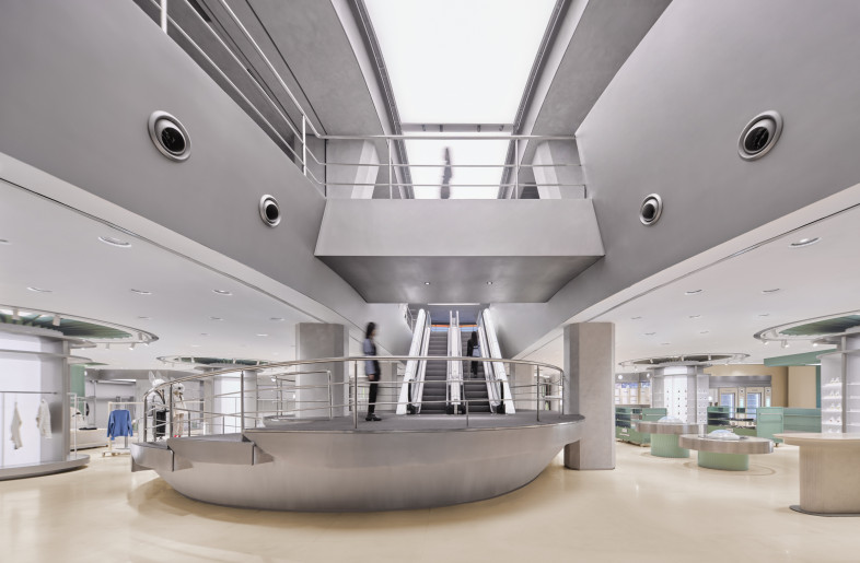 Escalator platform - leaping creative