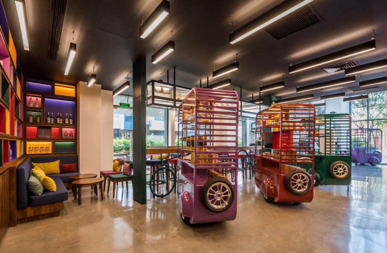 Wink Hotel Saigon Centre grab and go - Oki Hiroyuki