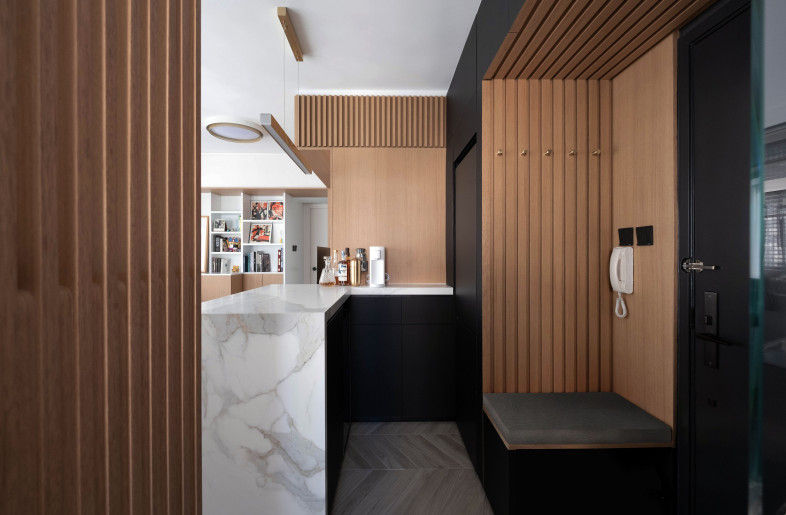 Entrance & Breakfast Bar - Lisa J. Lai
