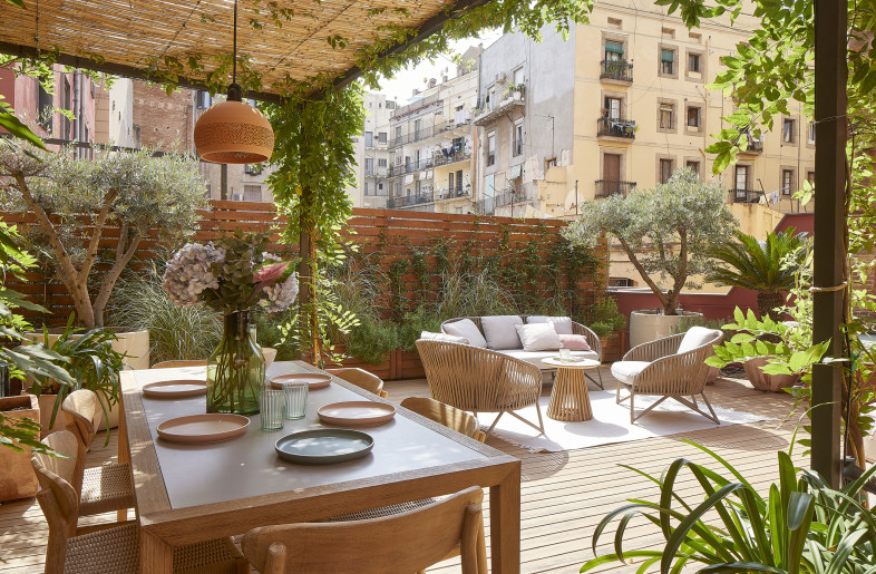 Dining area in the terrace - Jordi Miralles