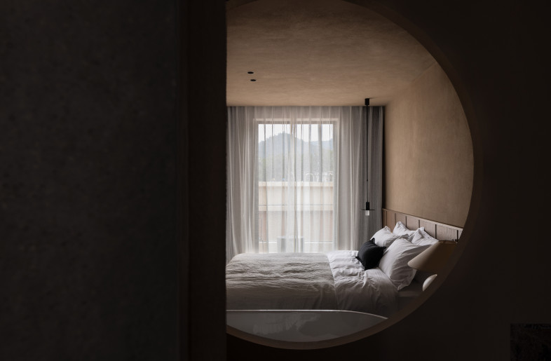 Room: The design of leaking window in the traditional garden is used and placed here. The spatial hierarchy and functional attributes have been enriched and deepened between the virtual and actual transformation of the inner and outer boundaries. - Yun Ouyang