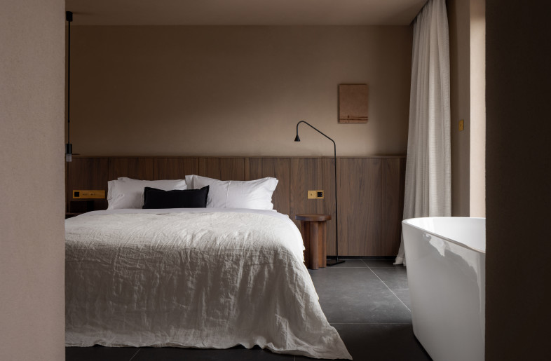 Room: Immerse yourself in it, and you will capture the imperceptible Hertz frequency, which comes from the interactive dialogue inside and outside the building, and it is also a person's unconscious inner reveal in a private and comfortable environment. - Yun Ouyang