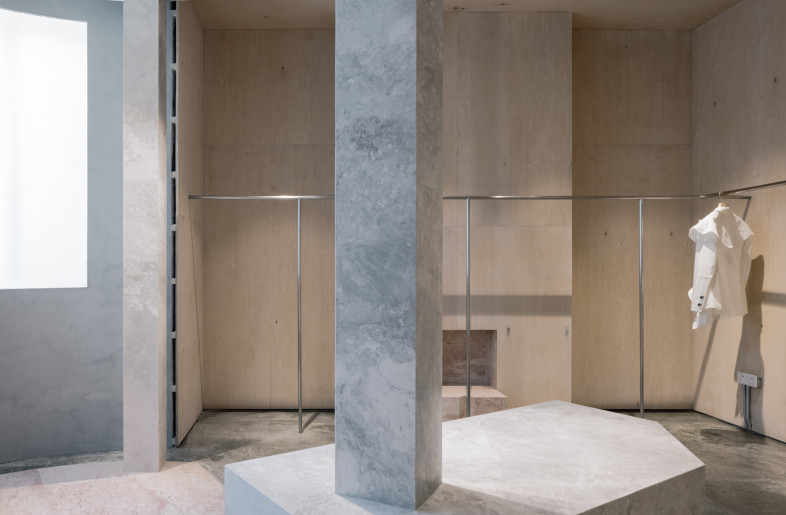 the room with a new marble chapel - Wen Studio