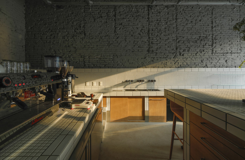 Bar and cleaning area - JIN Weiqi