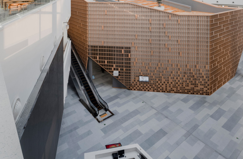 the main entrance on the underground floor - Photographer: SHI Yunfeng