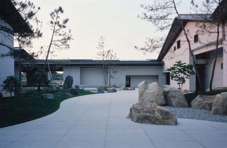 Passageway: river stones transformed into mountain stones, with pins growing in between - Hao Chen