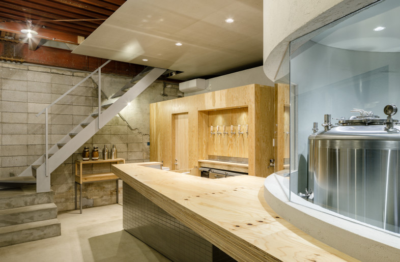 Tap bar - Ippei Shinzawa