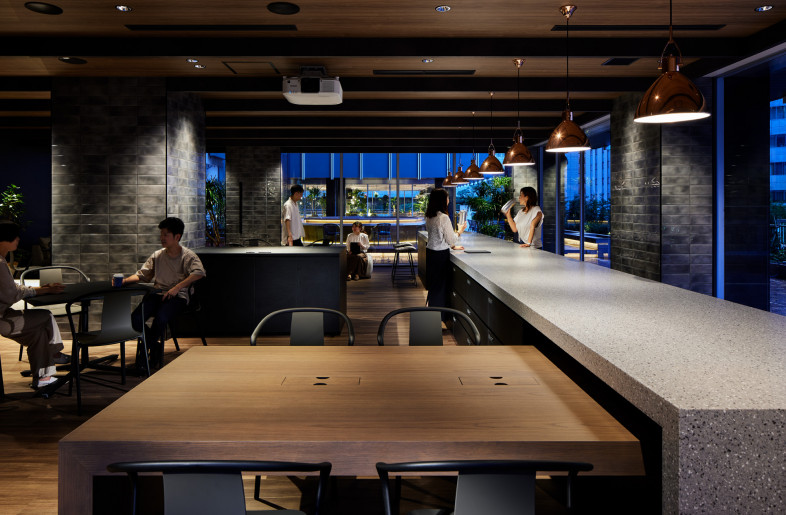 Adjacent KITCHEN was designed as "Casual hospitality dining space", completely different atmosphere from the STUDIO. The room was planned to host various events such as parties, seminars, and workshops. - KITCHEN
