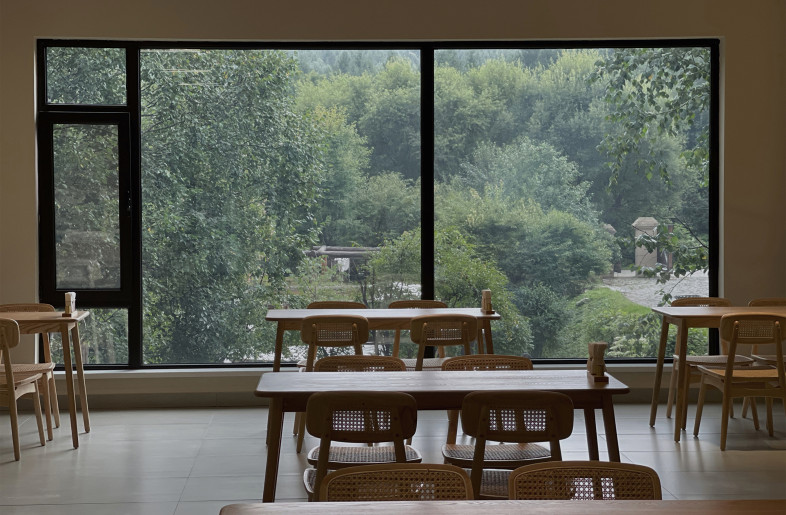 view the landscape outside the restaurant  windows - Poly Design Stodio