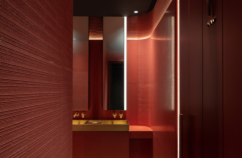 The design approach weakens the long and narrow sense of the public space. - Luo Wen & Zhong Yonggang