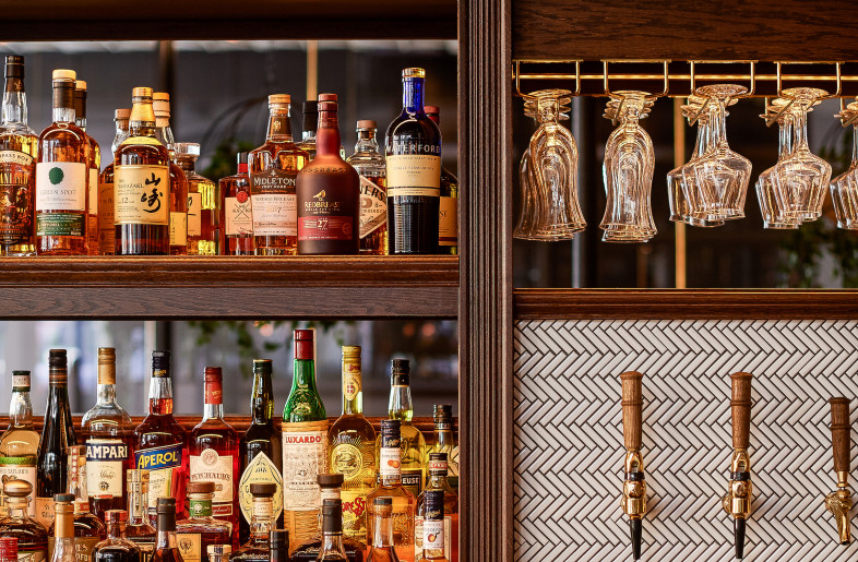 Bar Details - Kristopher Ilich