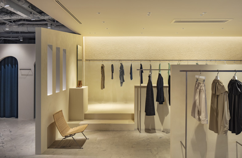 1F interior - Walls of various height - KENTA HASEGAWA