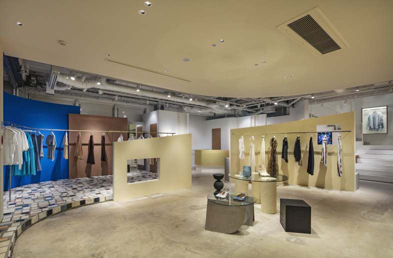 1F interior - Walls of various height - KENTA HASEGAWA