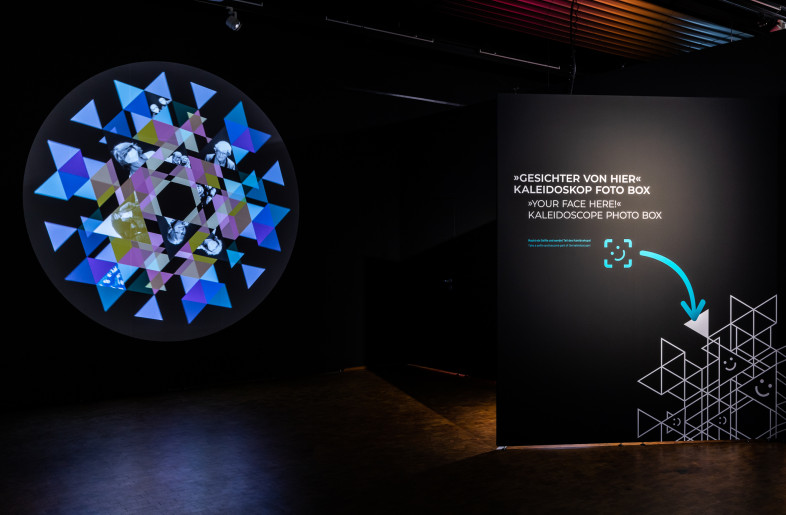 Interactive station "Kaleidoscope", here visitors can become part of the exhibition - J. Voß, Oschatz Visuelle Medien