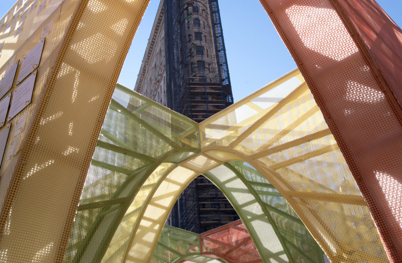 Interwoven was on display from November 22, 2021 to January 2, 2022 in the Flatiron North Public Plaza on Broadway, Fifth Avenue, and 23rd Street. - Martin Seck and Flatiron/23rd Street Partnership