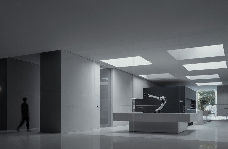 Entrance - Zhang Chao, Luo Canhui