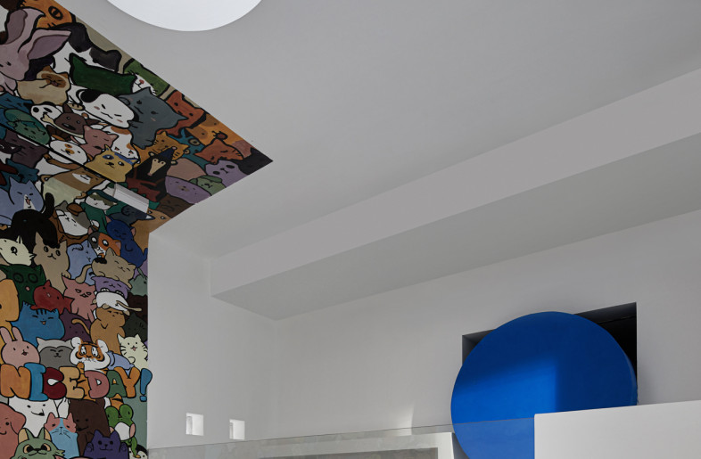 The second floor exhibition hall is arranged around the Cortile - Zhang Jianing, Hanmo Visual Studio