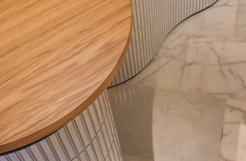 detail welcome desk - Wouter Van Der Sar