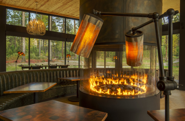Social Haus central fire / dining - Light Architecture