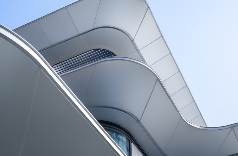 Bright and elegant modern curves - Wu Qing Shan