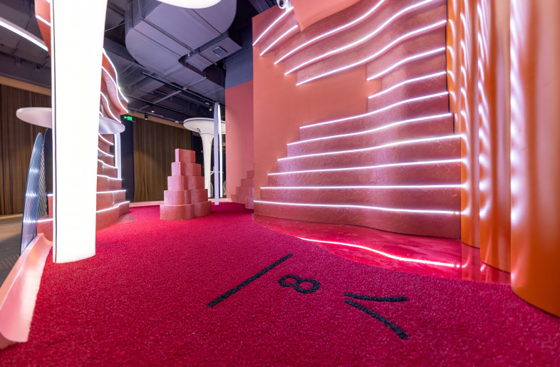 Hole 8 – Mini-golf Course - Topgolf