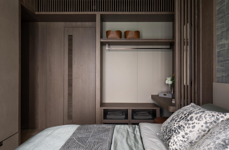 Beige leather panelling also envelops the wardrobes, walls and night stands and creating a soft, cocooning effect. - Mr. Edmon Leong