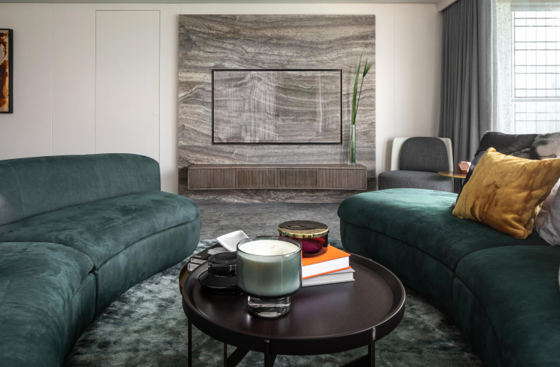 Impeccable detailing and luxurious furnishings by Italian brands Baxter and Minotti complete the space. - Mr. Edmon Leong