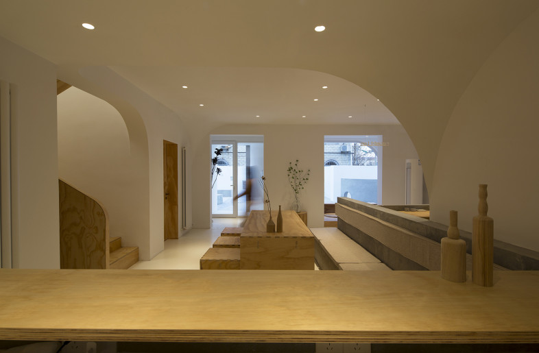 View of the hall from the kitchen - Atelier d'More