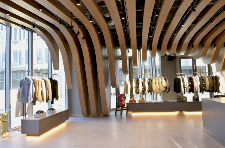 To build a fashion tree scenario, design the ceiling and column as a whole. - Chengtian Pu