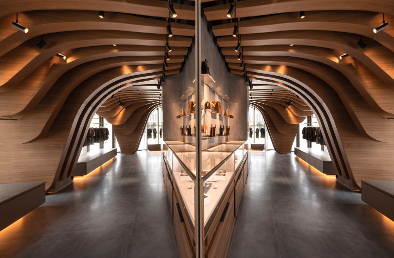 The enormous mirror might provide a variety of optical illusions, making it your favorite Instagram moment. - Biao Mu