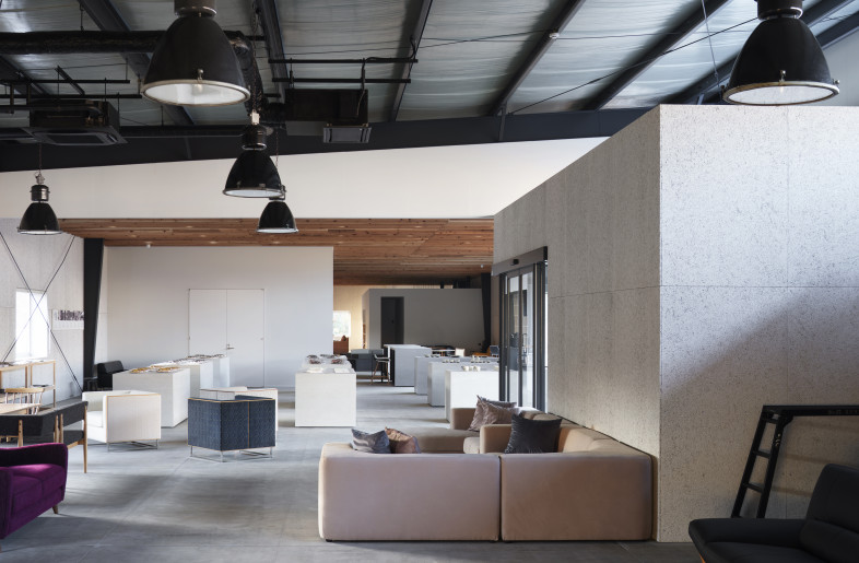 factory outlet space - Ikunori Yamamoto