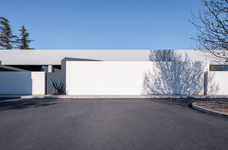 EAST FACADE 01 - archi_translator
