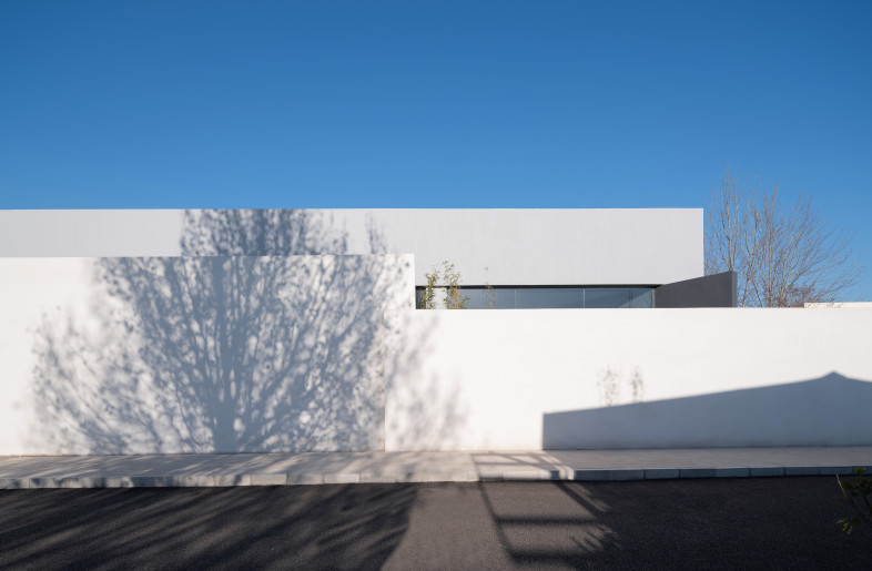 EAST FACADE 02 - archi_translator