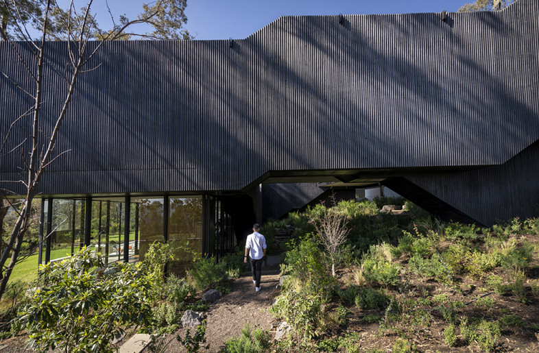 Exterior View, northwest facade, vestibule at the background. - Jaime Navarro