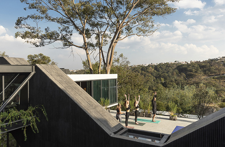 Exterior View, patio and terrace. - Jaime Navarro
