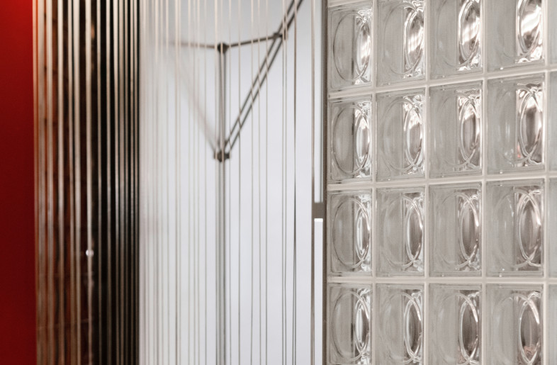 “Rain of silk” made of glass and steel wires. - yuuuunstudio