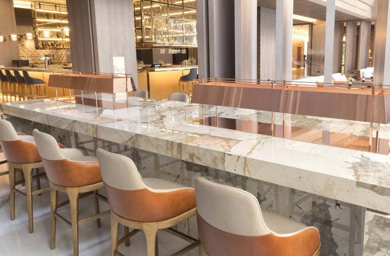 White marble lounge areas - Vigonarte Studio