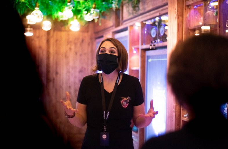 The Guardian welcomes you inside the Klub Extraordinaire - neodigital
