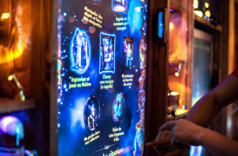 Digital TouchScreen with an AR game - neodigital