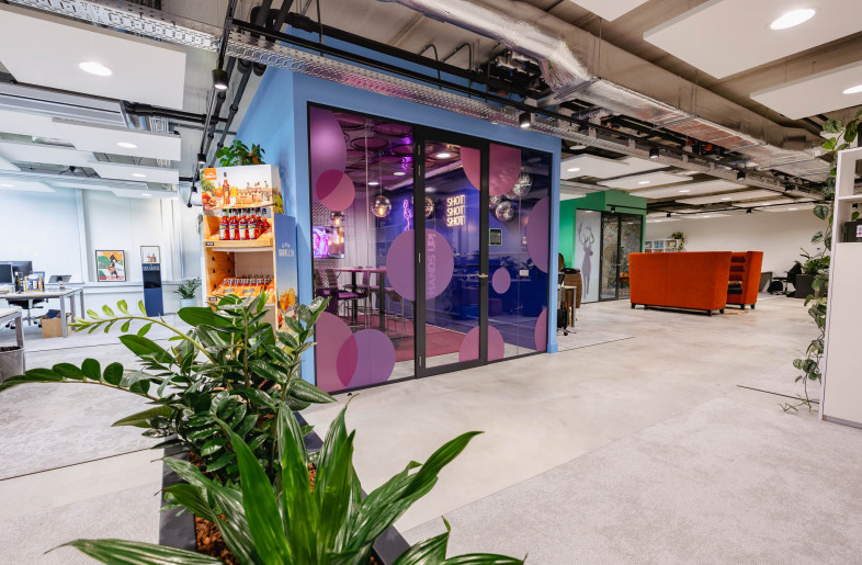 Overview meetingrooms and workspaces - Laura Smithjes