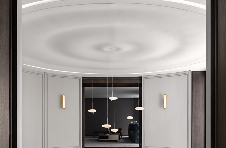 The unintentional artistic lines quietly conceal the ritual feeling of unexpected encounters, leading people to live more textured and tasteful lives. Zaha artworks  and Pop art give the space a romantic and modern French style. - Bemo Studio·Yanming